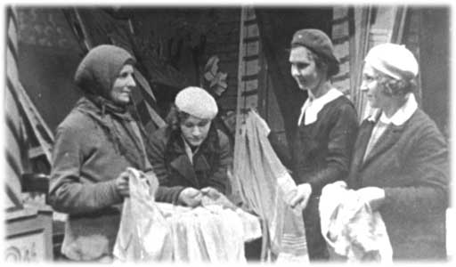 Прием белья для госпиталей. г.Воткинск. 1941 г.